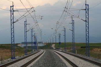 Licitado el contrato para el suministro elctrico verde en puntos no telemedidos de la red ferroviaria para los aos 2020 y 2021